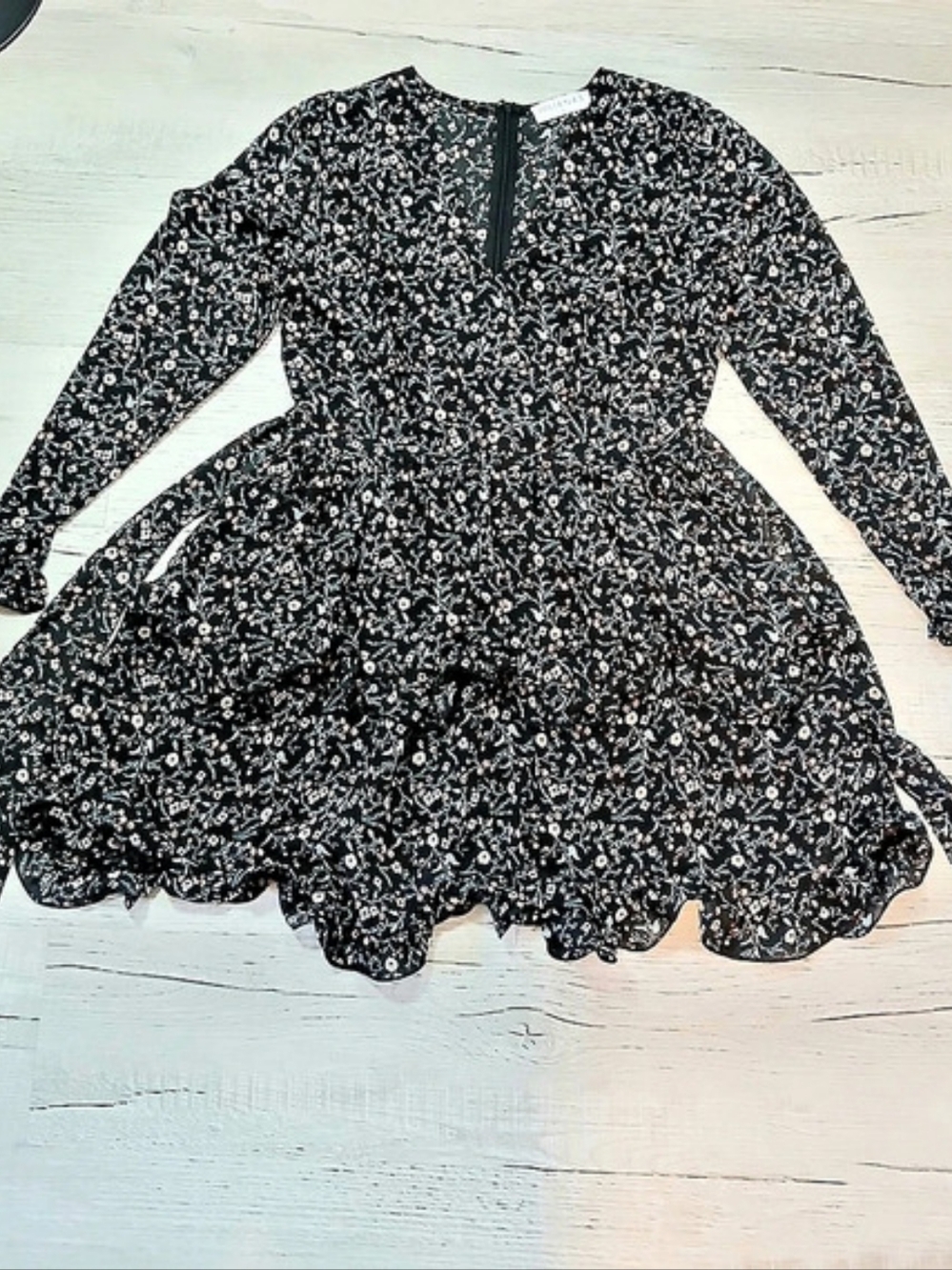 Juliana's Floral Mini Dress in Black & Pink Size Medium Like New